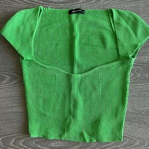 Kelly Green shoulder sleeve Top. Size medium